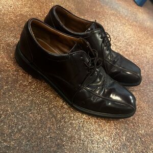 Burgundy Dress Shoe size 10 Rockport